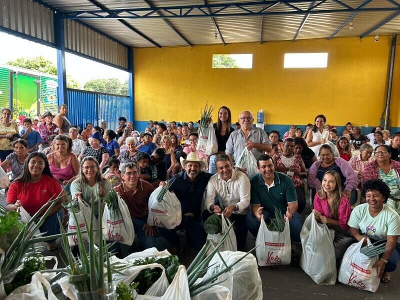 Imagem de compartilhamento para o artigo Prefeitura de Costa Rica impulsiona segurança alimentar com a entrega de 250 cestas verdes do PAA da MS Todo dia